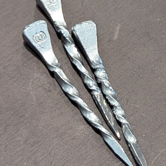 Horseshoe Nail Hat Pin:  Black - Picture 3 of 5